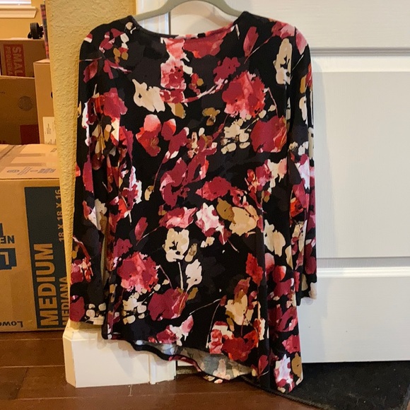 | Flowery Blouse | - Picture 2 of 3